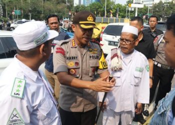 Kapolres Jakpus Himbau Massa Pulang