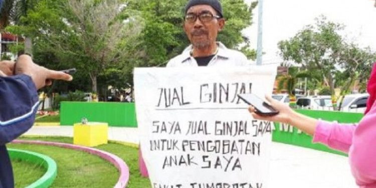 Ayah Tawarkan Ginjal Biaya