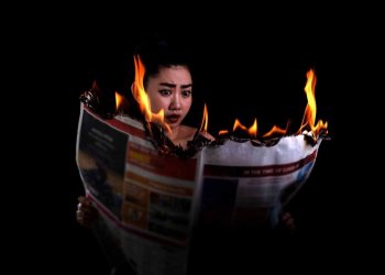 Bocah SD Membakar Piagam