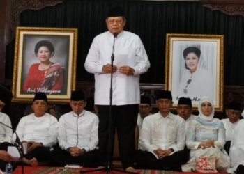 Tahlilan Ani Yudhoyono Cikeas
