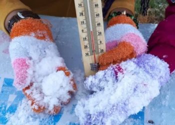 Fenomena Langka Terjadi, Gunung Bromo dan Semeru Bersalju