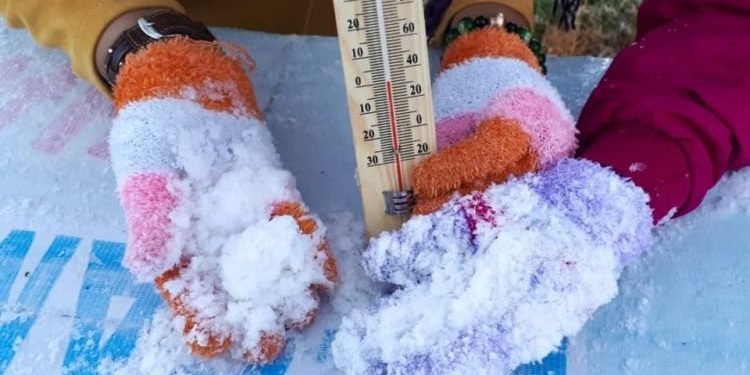 Fenomena Langka Terjadi, Gunung Bromo dan Semeru Bersalju