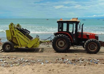 Contoh Yang Baik, Biznet Bersihkan Pantai Di Bali Demi Lestarikan Lingkungan Hidup