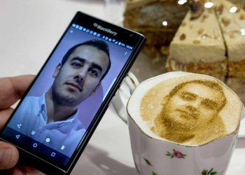 Melukis Wajah di Kopi