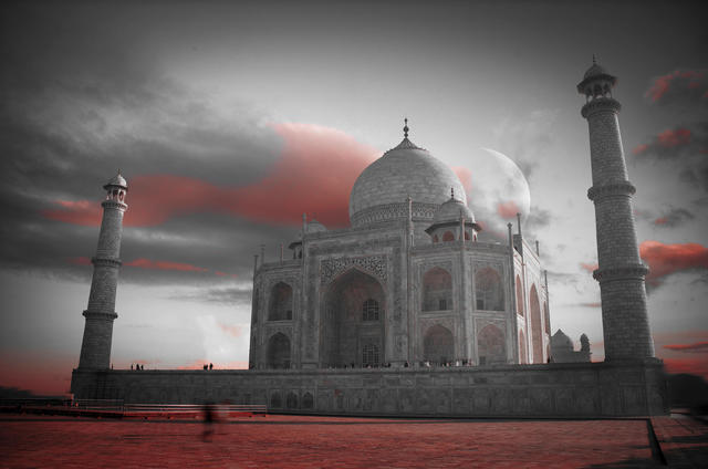 Taj Mahal Buka Malam