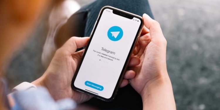 Aplikasi Chatting Telegram