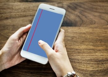 Penyebab Layar Ponsel Bergaris