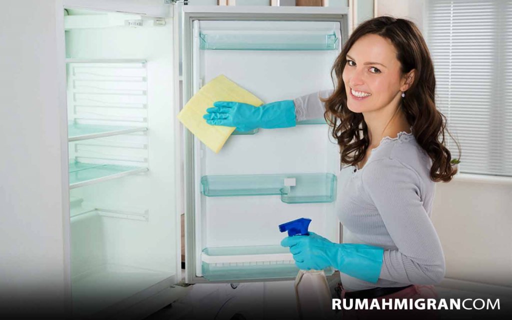 Cara Membersihkan lemari es
