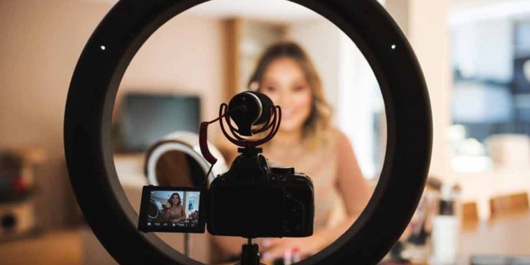 Youtuber PMI Korea Selatan