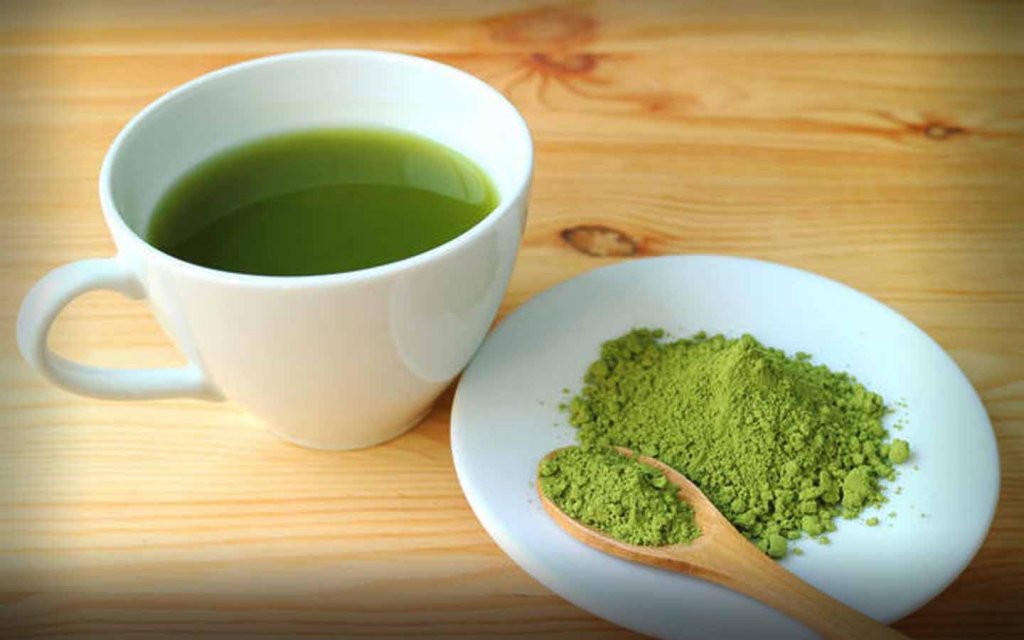 perbedaan green tea matcha