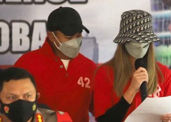 Harga Pakaian Nia Ramadhani