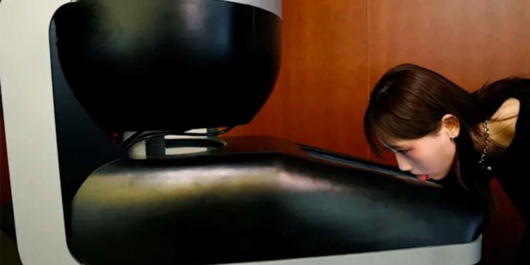 Televisi Yang bisa dijilat