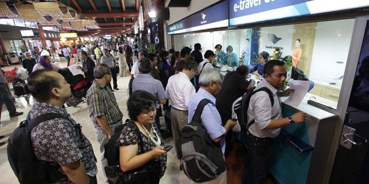 PMI Telantar di Bandara