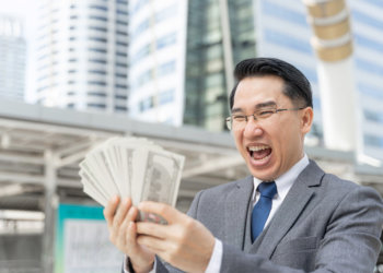 Ingin Kerja di Luar Negeri? Cek Daftar Gaji TKI Tertinggi di 6 Negara Ini!